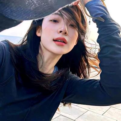 顶流粉丝被曝表情包火出圈，一个月直播间画面流出